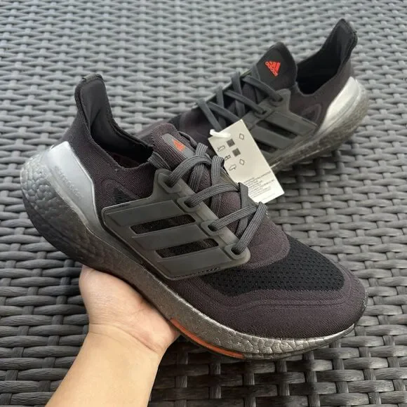 adidas gazelle silver green womens Adidas Ultraboost 21 Carbon Solar Red main image 1